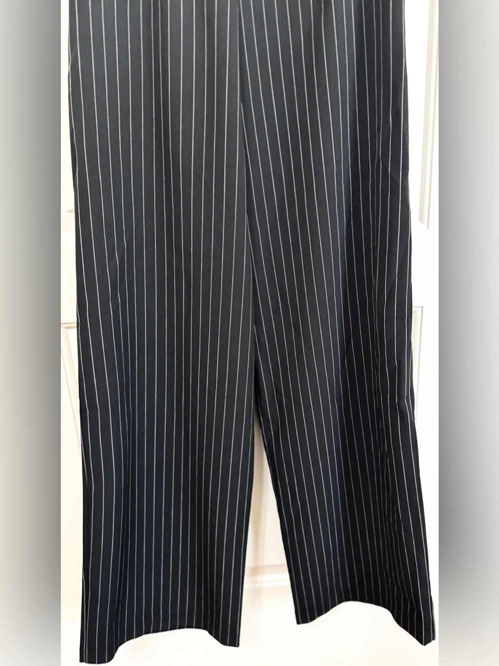 Express Pinstripe Tailored Vest Wide Leg Jumpsuit Black White Size 2 - Picture 11 of 13
